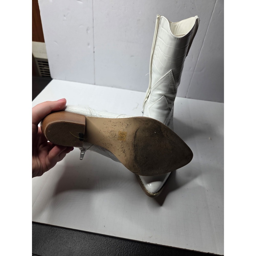 White Croc Embossed Western Cowboy Ankle Boots Pointed Toe Block Heel Size 8.5 - Picture 3 of 7